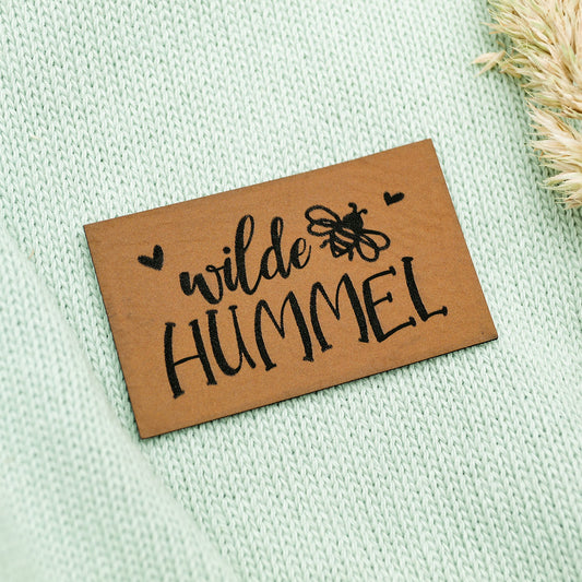 Label aus Kunstleder "Wilde Hummel"