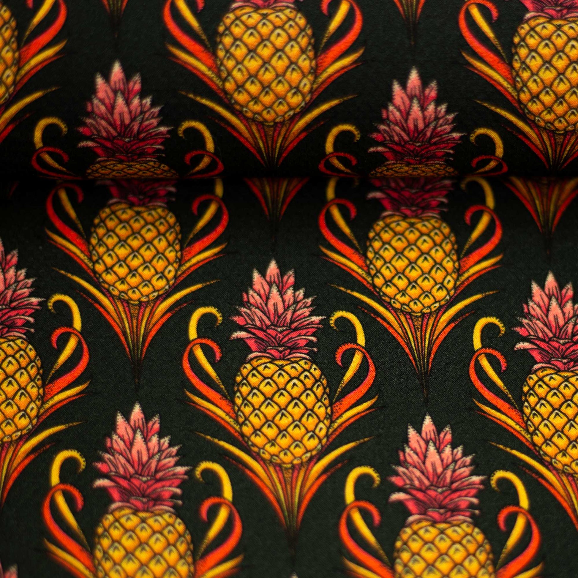 Viskosestoff mit sommerlichem Ananas-Motiv, Pinapple Bloom von Bienvenido olorido