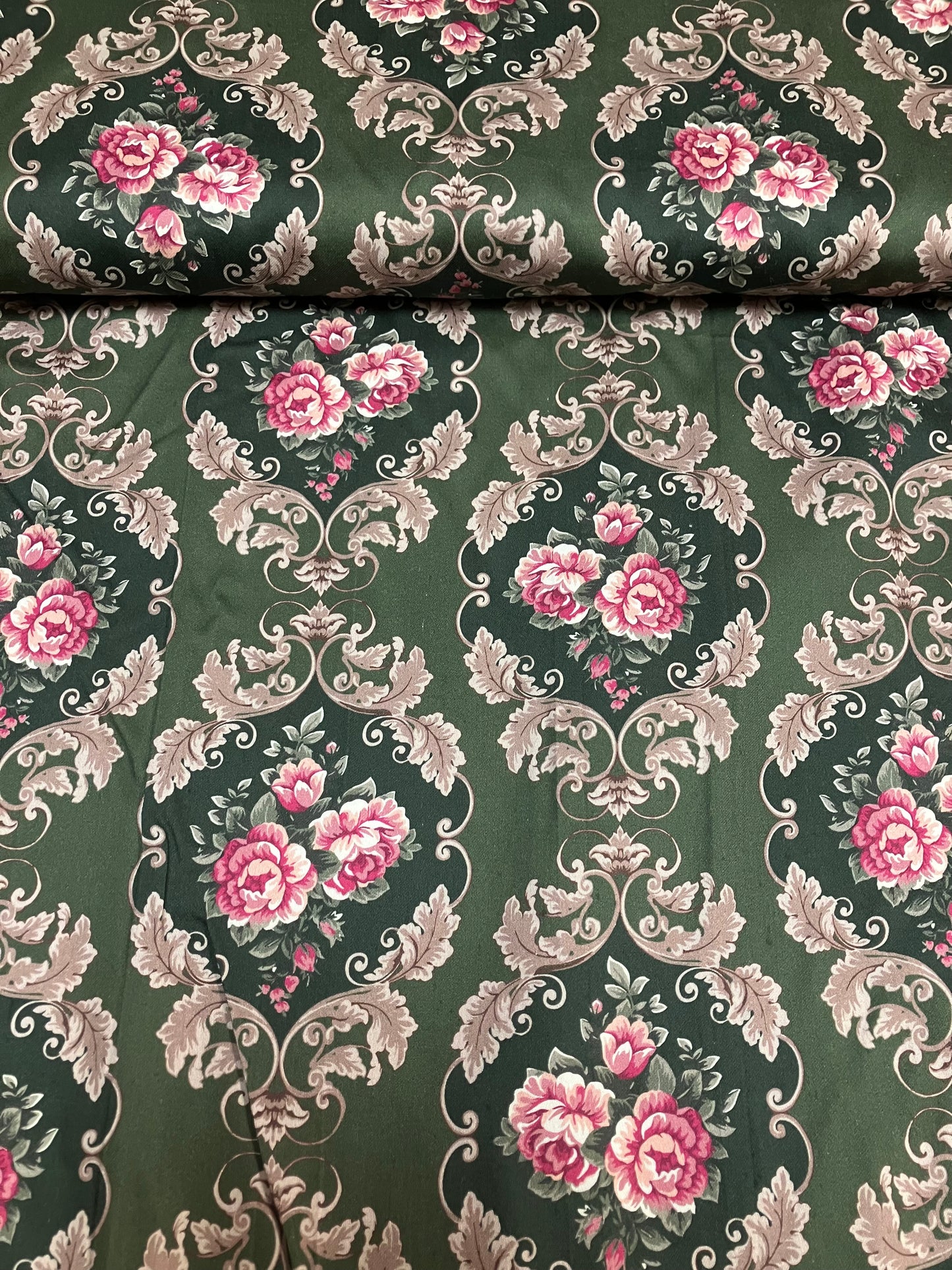 Baumwollsatin "Rose" grün