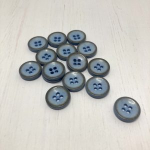 Blusenknopf 4-Loch, hellblau