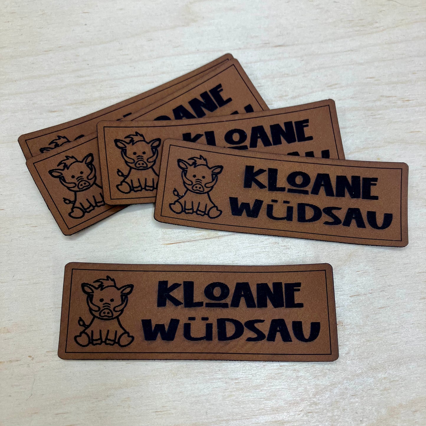 Label aus Kunstleder "kloane Wüdsau"