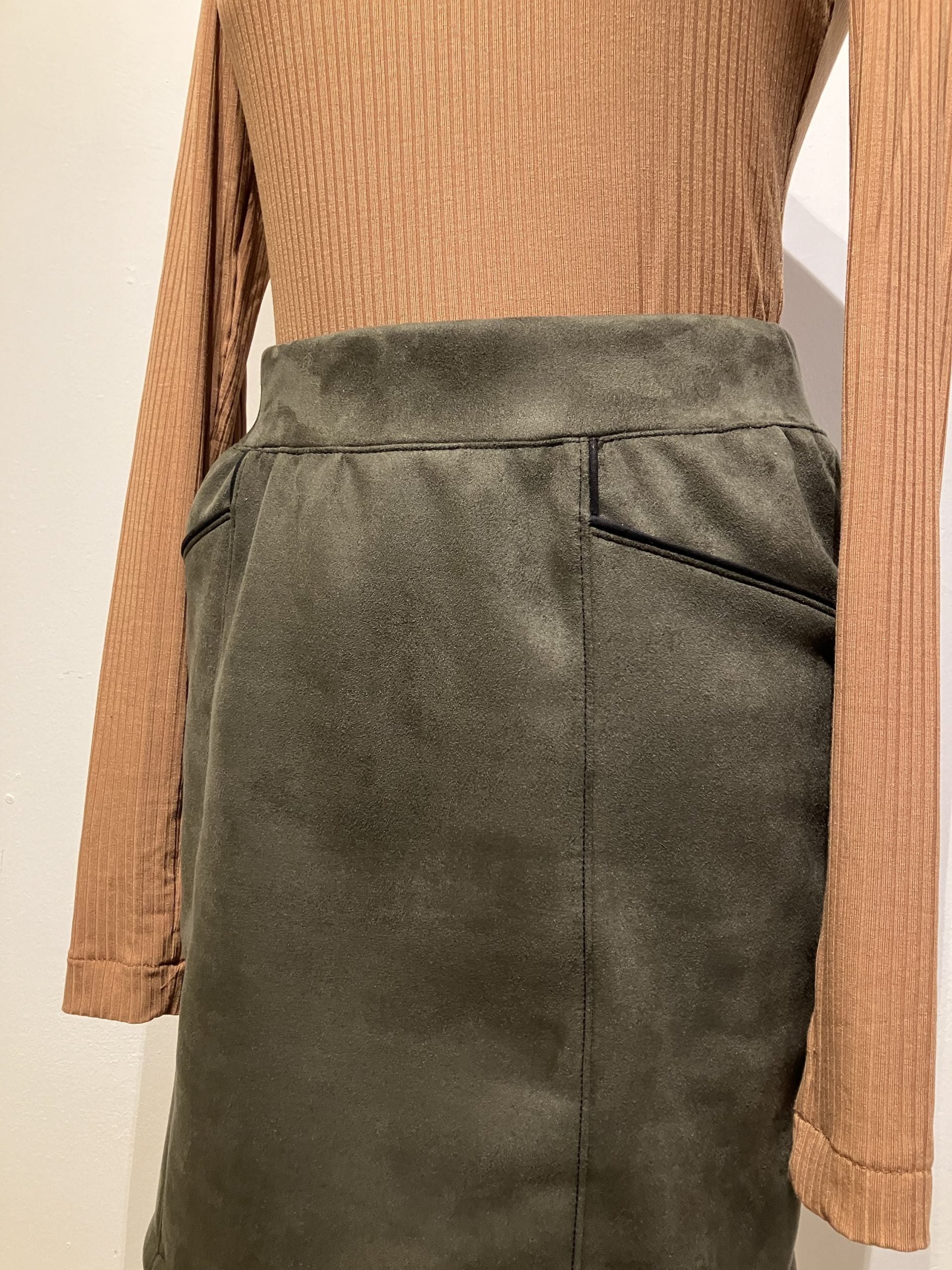 Das Stofferl: Wildlederimitat "Suede" in verschiedenen Farben, Kunstleder für Bekleidung, Lederimitat für Bekleidung in hochwertiger Qualität