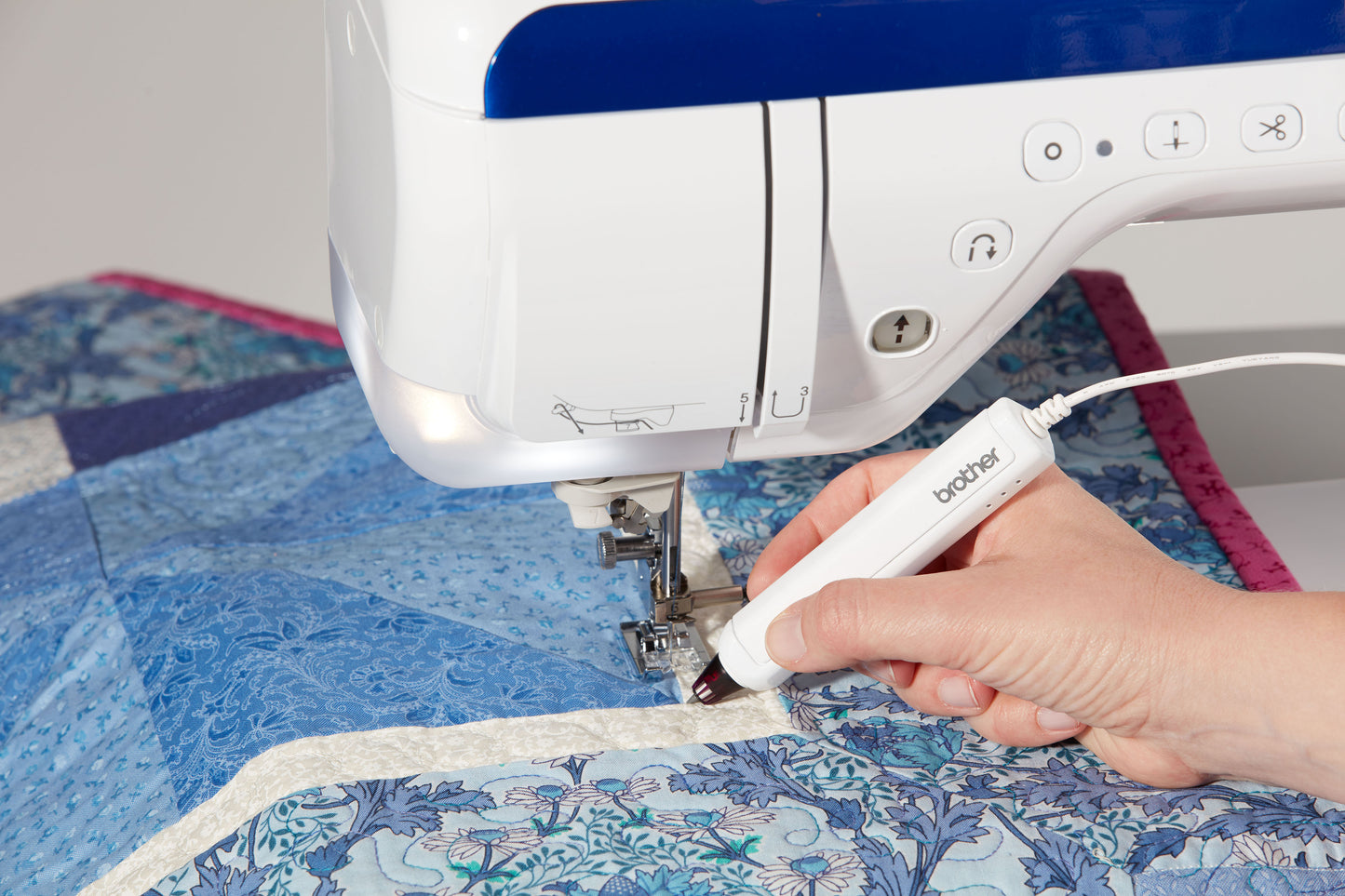 Brother Innov-is VQ4 Nähmaschine