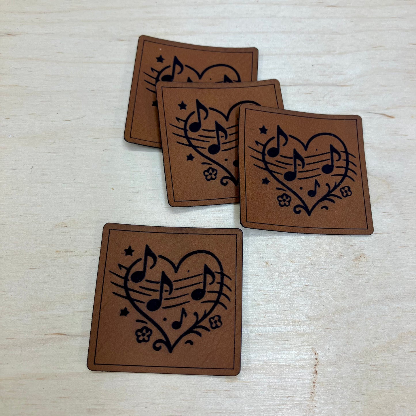 Label aus Kunstleder "Musikherz"