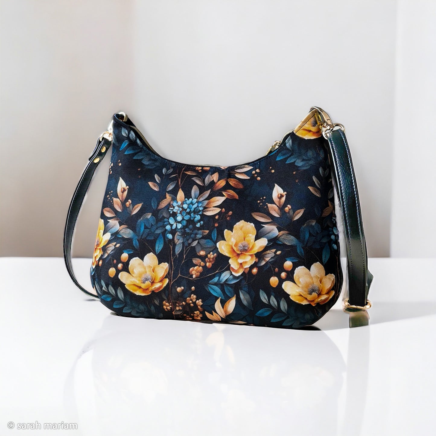 Waterproof Taschenstoff "Flowing Bloom - blau" by Sarah Mariam